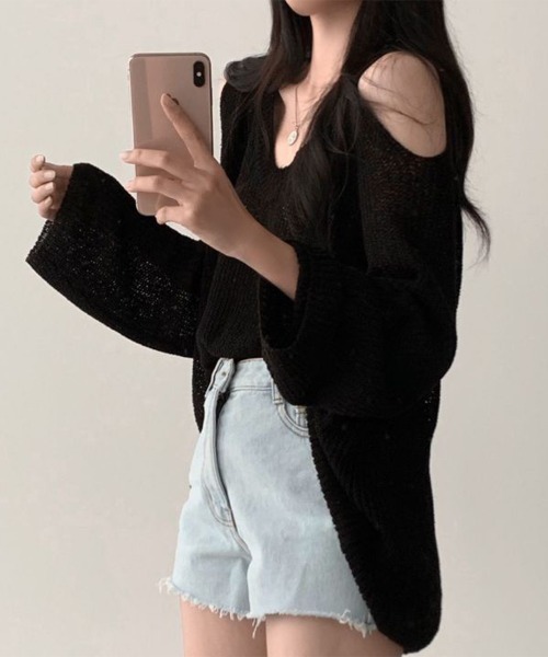 Miniministore(ミニミニストア)の「肩出しニット レディース Vネック(ニット/セーター・レディース・グリーン/ホワイト/ブラック/ベージュ・FREE)」の17枚目の写真