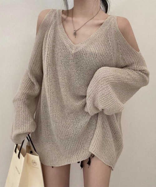 Miniministore(ミニミニストア)の「肩出しニット レディース Vネック(ニット/セーター・レディース・グリーン/ホワイト/ブラック/ベージュ・FREE)」の6枚目の写真