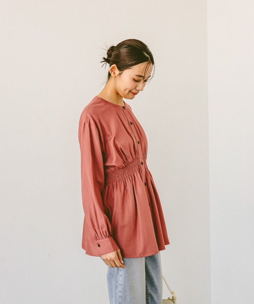 GLOBAL WORK（グローバルワーク）の「シャーリングシャツ長袖/286232（シャツ/ブラウス・レディース・コーラルピンク/ベージュ/スミクロ/アイボリー・MEDIUM/LARGE）」の12枚目の写真