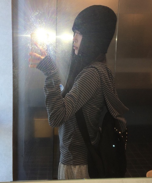 anyonemore（エニワンモア）の「[MADE] ラットスナップフードボタンTシャツ（パーカー・レディース・ホワイト/ストライプ・FREE）」の13枚目の写真