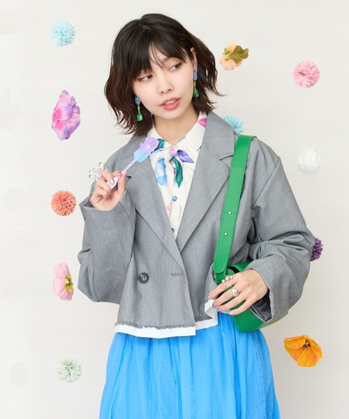 JETSET SOLO PLUS (ジェットセットソロプラス)の「【JETSET SOLO PLUS】TRツイルバイカラーヘムクロップドジャケット(その他アウター・レディース・キャメル/ライトグレー・FREE)」の2枚目の写真