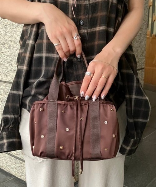 CONTROL FREAK(コントロールフリーク)の「CONTROL FREAK / スタッズ ミニ バッグ(トートバッグ・レディース・ブラウン/ブラック・ONE SIZE)」の7枚目の写真