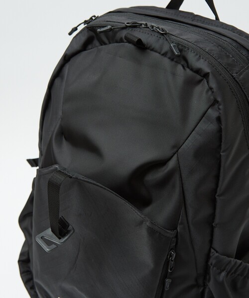 NANGA(ナンガ)の「【NANGA/ナンガ】 ECOPAK バックパック30L/ユニセックス(バックパック/リュック・メンズ・ブラック・フリー)」の13枚目の写真