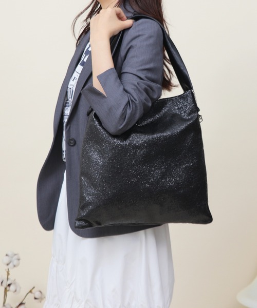 Bermosa(ベルモサ)の「【軽量】 マグネット式 ラメトートバッグ(トートバッグ・レディース・シルバー/アイボリー/ブラック/グレー・FREE)」の10枚目の写真