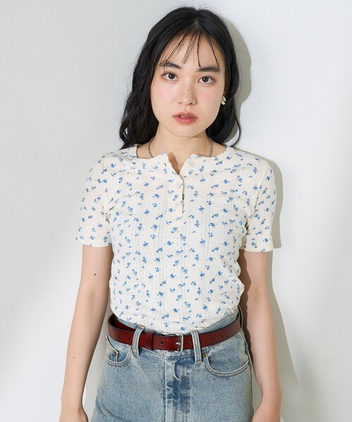 FREAK'S STORE（フリークスストア）の「花柄針抜きフライス ヘンリーTシャツ（Tシャツ/カットソー・レディース・オフホワイト/グレー/ネイビー・ﾌﾘ-）」の8枚目の写真