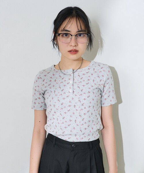 FREAK'S STORE（フリークスストア）の「花柄針抜きフライス ヘンリーTシャツ（Tシャツ/カットソー・レディース・オフホワイト/グレー/ネイビー・ﾌﾘ-）」の17枚目の写真