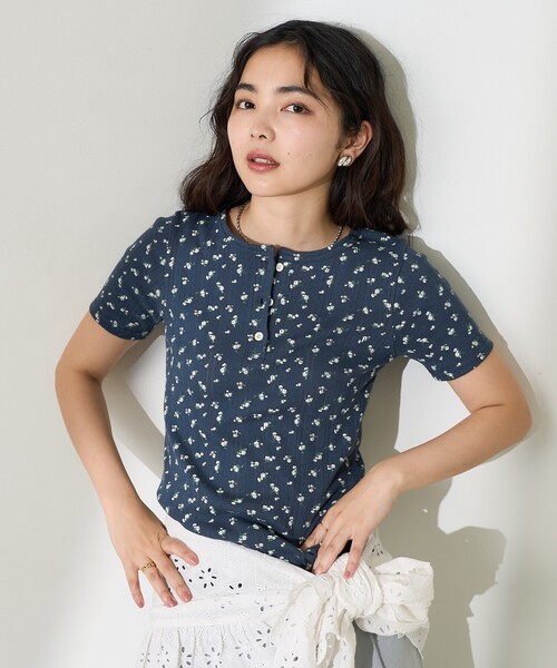FREAK'S STORE（フリークスストア）の「花柄針抜きフライス ヘンリーTシャツ（Tシャツ/カットソー・レディース・オフホワイト/グレー/ネイビー・ﾌﾘ-）」の22枚目の写真
