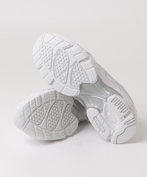ASICS(アシックス)の「GEL-DS TRAINER 14 / ゲルディーエス トレーナー 14(スニーカー・メンズ・ホワイト×シルバー・25/24/29/29.5/28.5/27/28/24.5/26/23.5/27.5/26.5/25.5/23)」の10枚目の写真