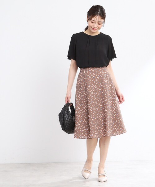 Reflect(リフレクト)の「【UVカット/接触冷感/マシンウォッシュ可能】タックデザインブラウス(シャツ/ブラウス・レディース・アイボリー/ブラック/サックスブルー/ライトグレー/ピンク・05/07/09/11/13/15 /17)」の16枚目の写真