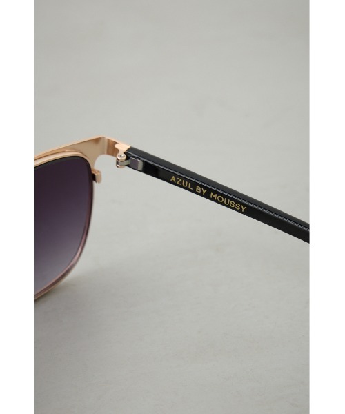 AZUL by moussy（アズールバイマウジー）の「スクエアフレームアイウェア（サングラス・メンズ・レッド/ブラック・FREE）」の11枚目の写真