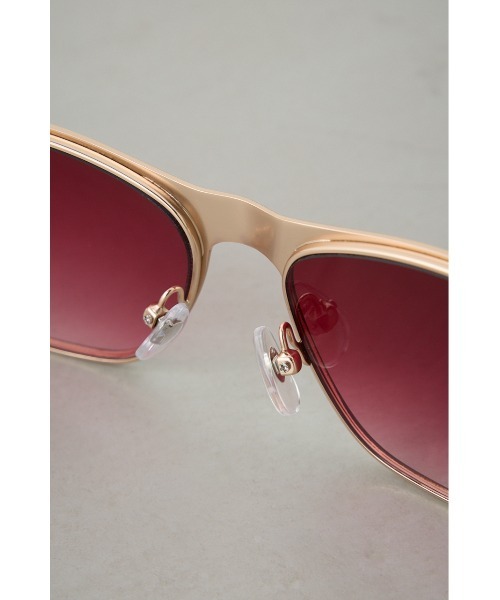 AZUL by moussy（アズールバイマウジー）の「スクエアフレームアイウェア（サングラス・メンズ・レッド/ブラック・FREE）」の17枚目の写真