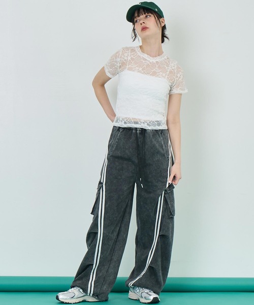 ANAP(アナップ)の「ウォッシュ加工 ライン スウェット カーゴパンツ(カーゴパンツ・レディース・ブラック/ブルー/ピンク/ライトグレー/ネイビー・FREE)」の10枚目の写真