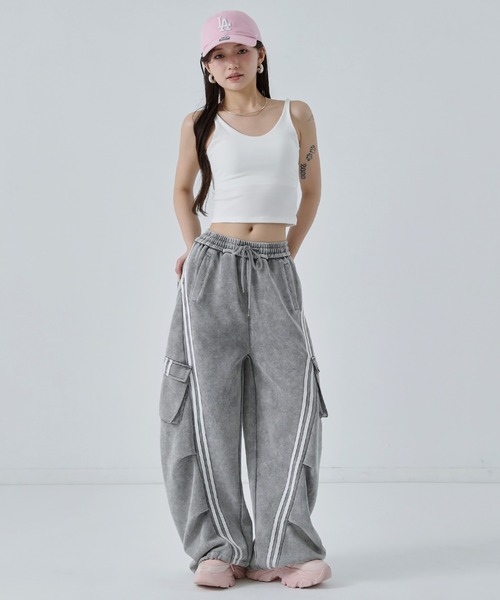 ANAP（アナップ）の「ウォッシュ加工 ライン スウェット カーゴパンツ（カーゴパンツ・レディース・ブラック/ブルー/ピンク/ライトグレー/ネイビー・FREE）」の19枚目の写真