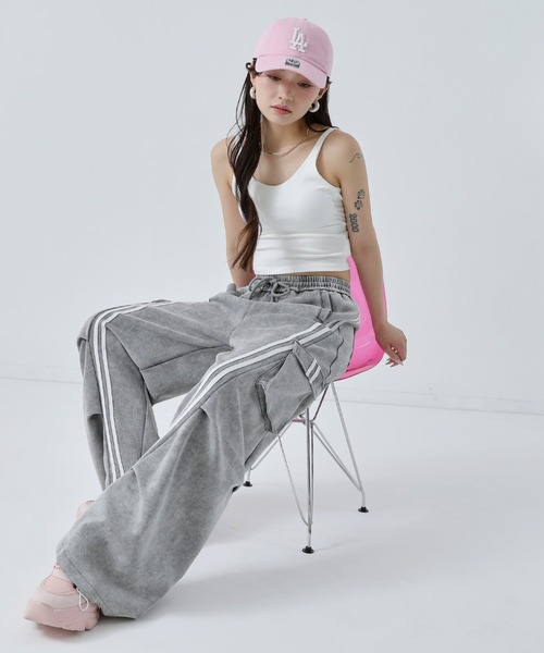 ANAP（アナップ）の「ウォッシュ加工 ライン スウェット カーゴパンツ（カーゴパンツ・レディース・ブラック/ブルー/ピンク/ライトグレー/ネイビー・FREE）」の21枚目の写真
