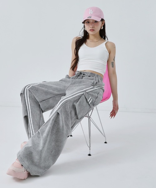 ANAP（アナップ）の「ウォッシュ加工 ライン スウェット カーゴパンツ（カーゴパンツ・レディース・ブラック/ブルー/ピンク/ライトグレー/ネイビー・FREE）」の22枚目の写真