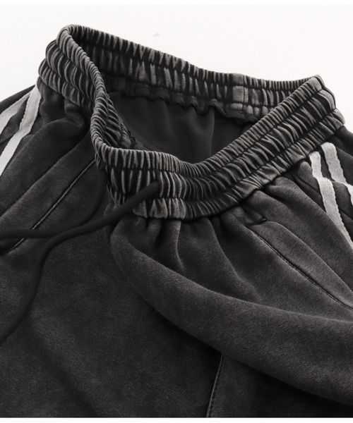 ANAP(アナップ)の「ウォッシュ加工 ライン スウェット カーゴパンツ(カーゴパンツ・レディース・ブラック/ブルー/ピンク/ライトグレー/ネイビー・FREE)」の18枚目の写真