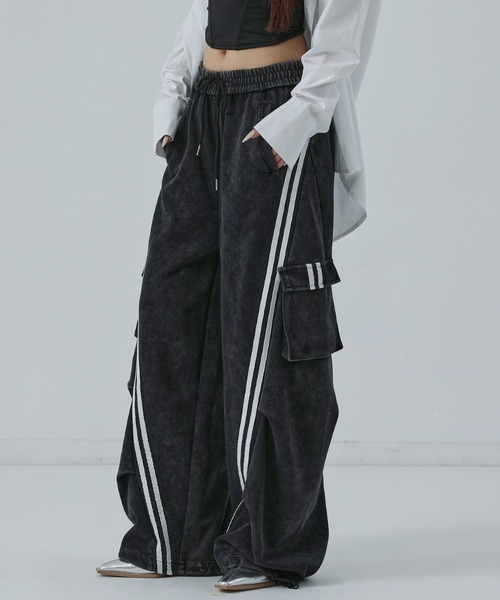 ANAP（アナップ）の「ウォッシュ加工 ライン スウェット カーゴパンツ（カーゴパンツ・レディース・ブラック/ブルー/ピンク/ライトグレー/ネイビー・FREE）」の17枚目の写真
