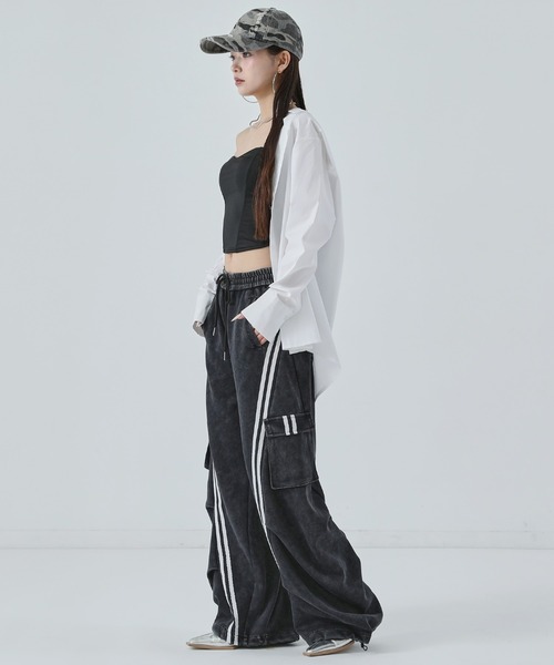 ANAP（アナップ）の「ウォッシュ加工 ライン スウェット カーゴパンツ（カーゴパンツ・レディース・ブラック/ブルー/ピンク/ライトグレー/ネイビー・FREE）」の8枚目の写真
