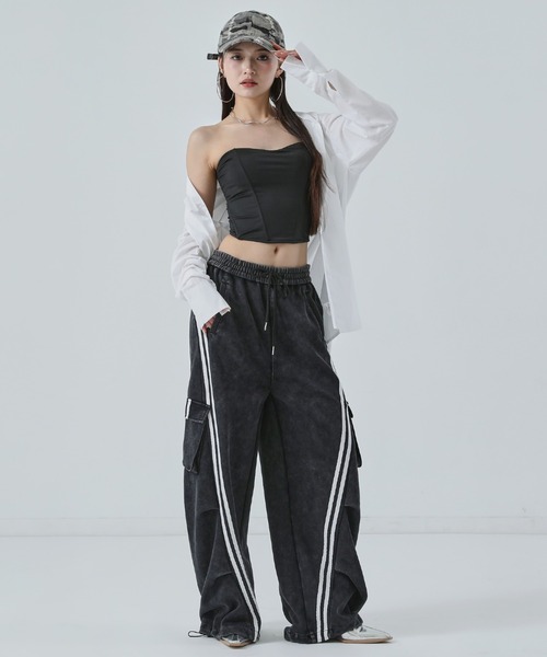 ANAP（アナップ）の「ウォッシュ加工 ライン スウェット カーゴパンツ（カーゴパンツ・レディース・ブラック/ブルー/ピンク/ライトグレー/ネイビー・FREE）」の9枚目の写真