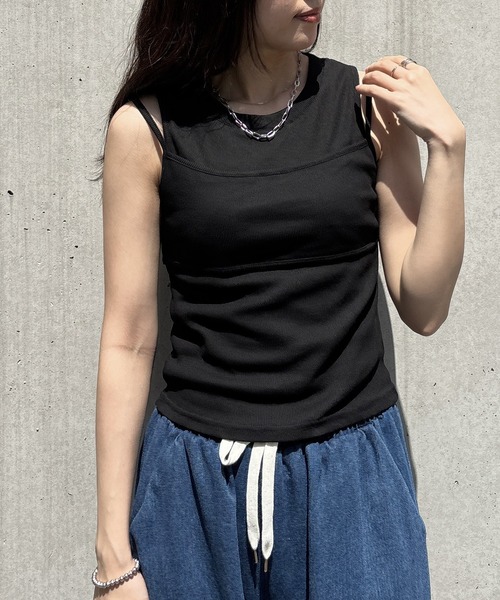 ISOOK(アイスー)の「【ISOOK / アイスー】ビスチェライクレイヤードタンクトップ / リブタンクトップ フェイクレイヤード 重ね着風 クルーネック ミドル丈 インナー 赤 白 黒 ZOZOTOWN限定(タンクトップ・レディース・ホワイト/レッド/ブラック・FREE)」の13枚目の写真