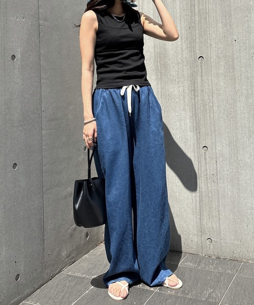 ISOOK(アイスー)の「【ISOOK / アイスー】ビスチェライクレイヤードタンクトップ / リブタンクトップ フェイクレイヤード 重ね着風 クルーネック ミドル丈 インナー 赤 白 黒 ZOZOTOWN限定(タンクトップ・レディース・ホワイト/レッド/ブラック・FREE)」の12枚目の写真