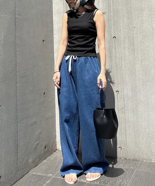 ISOOK(アイスー)の「【ISOOK / アイスー】ビスチェライクレイヤードタンクトップ / リブタンクトップ フェイクレイヤード 重ね着風 クルーネック ミドル丈 インナー 赤 白 黒 ZOZOTOWN限定(タンクトップ・レディース・ホワイト/レッド/ブラック・FREE)」の9枚目の写真