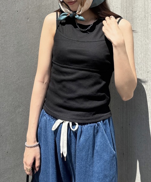 ISOOK(アイスー)の「【ISOOK / アイスー】ビスチェライクレイヤードタンクトップ / リブタンクトップ フェイクレイヤード 重ね着風 クルーネック ミドル丈 インナー 赤 白 黒 ZOZOTOWN限定(タンクトップ・レディース・ホワイト/レッド/ブラック・FREE)」の7枚目の写真