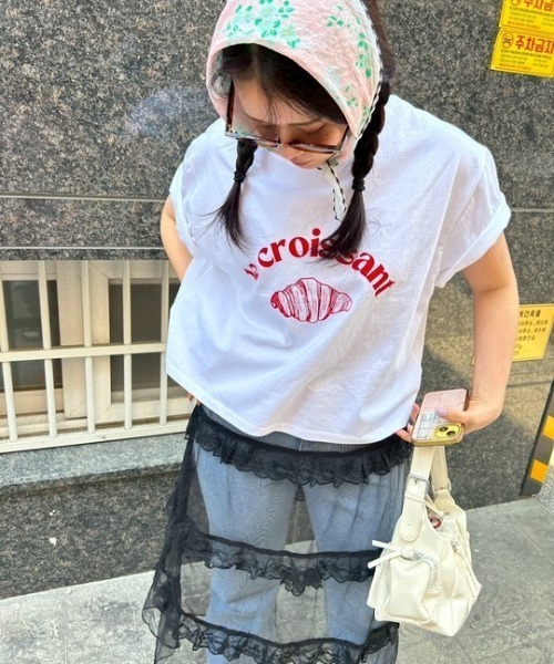 ipugo(イプゴ)の「ipugo/イプゴ クロワッサンロゴトップス 秋物 秋服 2026年秋冬(Tシャツ/カットソー・レディース・レッド/ホワイト/ネイビー・FREE)」の4枚目の写真