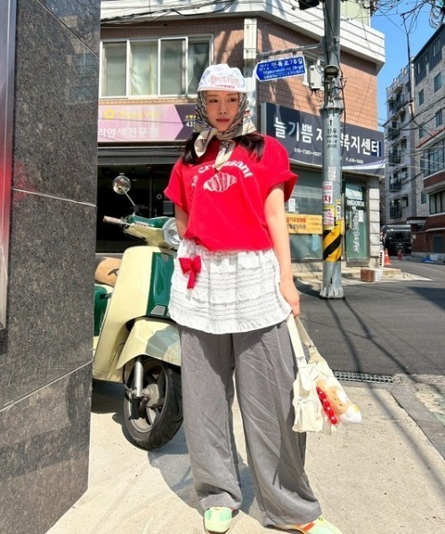 ipugo(イプゴ)の「ipugo/イプゴ クロワッサンロゴトップス 秋物 秋服 2026年秋冬(Tシャツ/カットソー・レディース・レッド/ホワイト/ネイビー・FREE)」の16枚目の写真