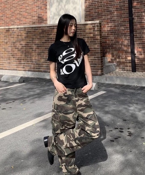 DIAVEL(ディアベル)の「半袖アートロゴプリントTシャツ(Tシャツ/カットソー・レディース・ブラック/ホワイト・M)」の13枚目の写真