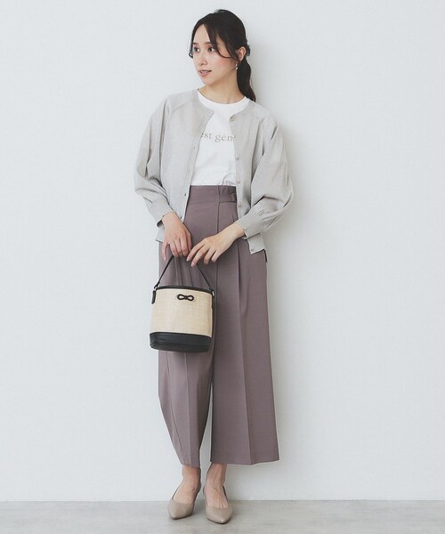 index(インデックス)の「パール調刺繍ロゴTシャツ【汗ジミ防止/吸水速乾/接触冷感/UVケア/洗濯機洗い可】(Tシャツ/カットソー・レディース・ブラック/ナチュラル/オフホワイト・36/38/40/42)」の7枚目の写真