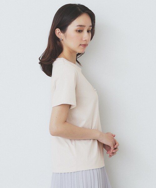 index(インデックス)の「パール調刺繍ロゴTシャツ【汗ジミ防止/吸水速乾/接触冷感/UVケア/洗濯機洗い可】(Tシャツ/カットソー・レディース・ブラック/ナチュラル/オフホワイト・36/38/40/42)」の16枚目の写真