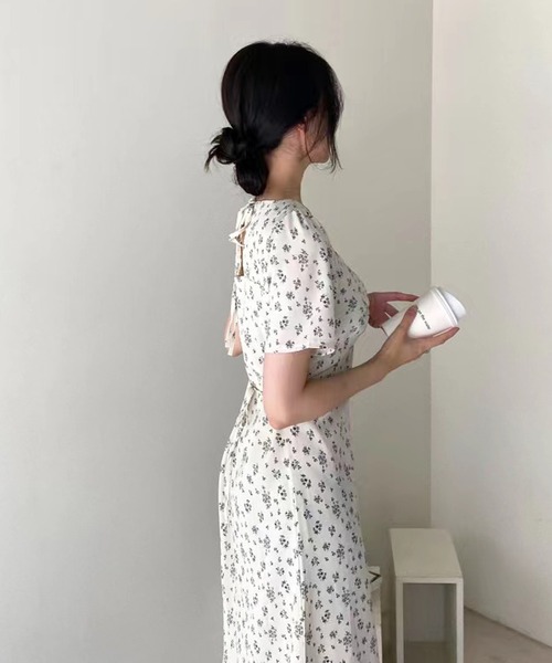 Doula Doula(ドゥーラドゥーラ)の「バックオープン小花柄ワンピース(ワンピース・レディース・ブラック/ホワイト/グリーン・FREE)」の10枚目の写真