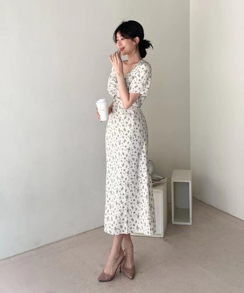 Doula Doula(ドゥーラドゥーラ)の「バックオープン小花柄ワンピース(ワンピース・レディース・ブラック/ホワイト/グリーン・FREE)」の7枚目の写真