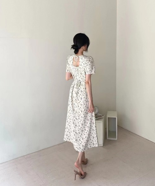 Doula Doula(ドゥーラドゥーラ)の「バックオープン小花柄ワンピース(ワンピース・レディース・ブラック/ホワイト/グリーン・FREE)」の12枚目の写真
