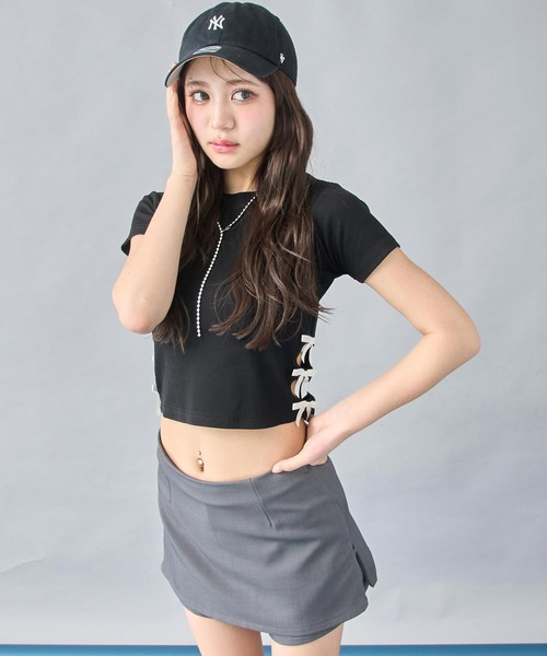 ANAP(アナップ)の「サイドリボン ミニマムTシャツ(Tシャツ/カットソー・レディース・ライトグレー/オフホワイト/ブラック・XS/S)」の2枚目の写真