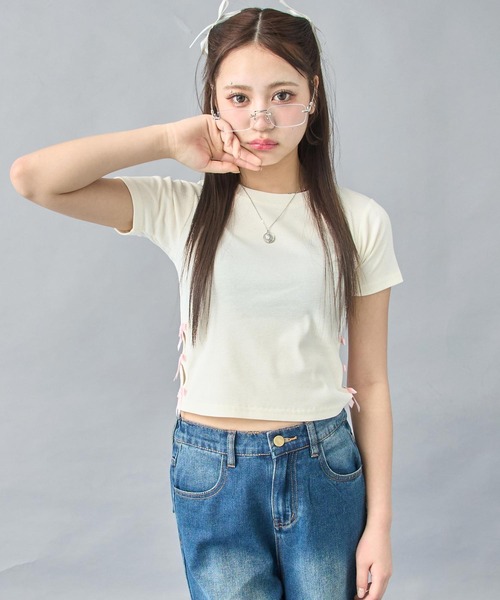 ANAP(アナップ)の「サイドリボン ミニマムTシャツ(Tシャツ/カットソー・レディース・ライトグレー/オフホワイト/ブラック・XS/S)」の4枚目の写真