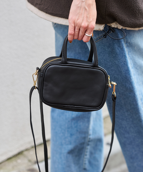 AULENTTI/オウレンティ MINI BOX スムースレザーshoulderバック