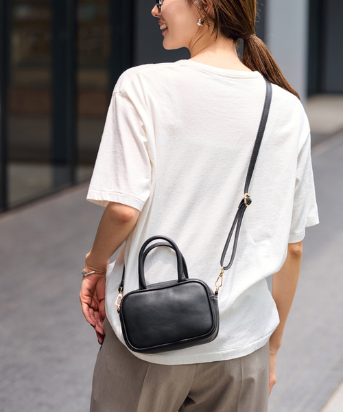 AULENTTI/オウレンティ MINI BOX スムースレザーshoulderバック
