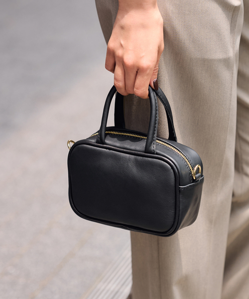 AULENTTI/オウレンティ MINI BOX スムースレザーshoulderバック