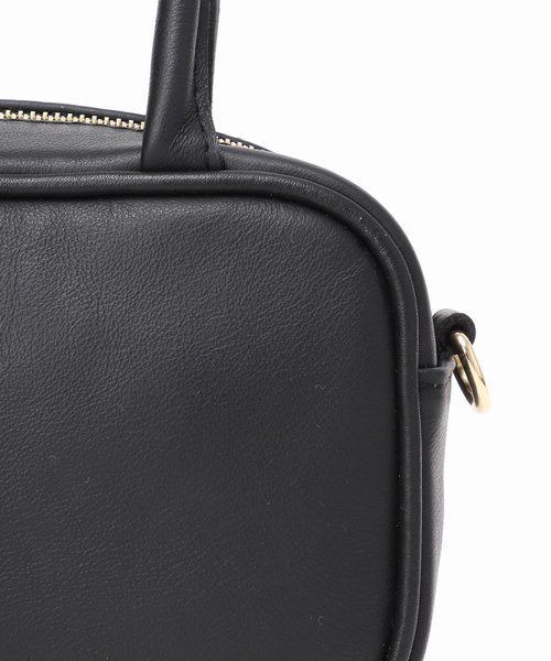 美品 AULENTTI オウレンティ 三角 レザー ショルダー ブラック AULENTTI / 2WAY レザー ショルダーバッグ