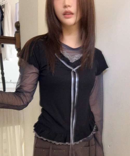 tシャツ A'GEM/9 × .kom 「.KOM/ドットケーオーエム」 フリルリボンTEE レディース A'GEM/9 × .kom 『.KOM/ドットケーオーエム』 フリルリボンTEE