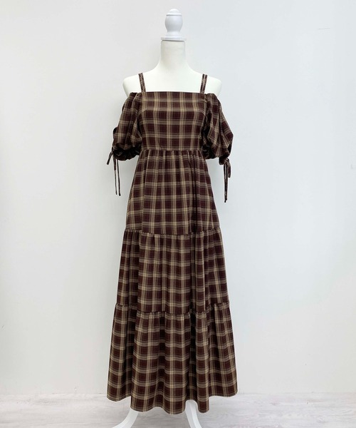 INGNI(イング)の「2Wayオフショルチェック柄ティアードワンピース(ワンピース・レディース・ネイビー系2/ブラック系/ワイン系8・M)」の6枚目の写真