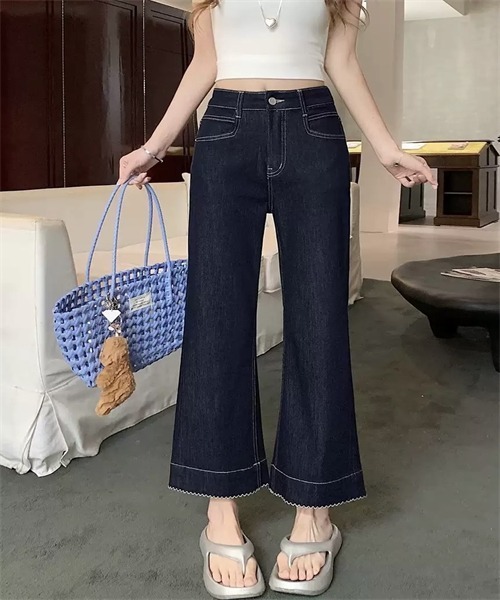 FREE STYLISTS(フリー スタイリスト)の「裾切り替え配色ステッチデニムパンツ(デニムパンツ・レディース・ライトブルー/インディゴブルー・L/XL/3XL/5XL/M/4XL/S/2XL)」の2枚目の写真