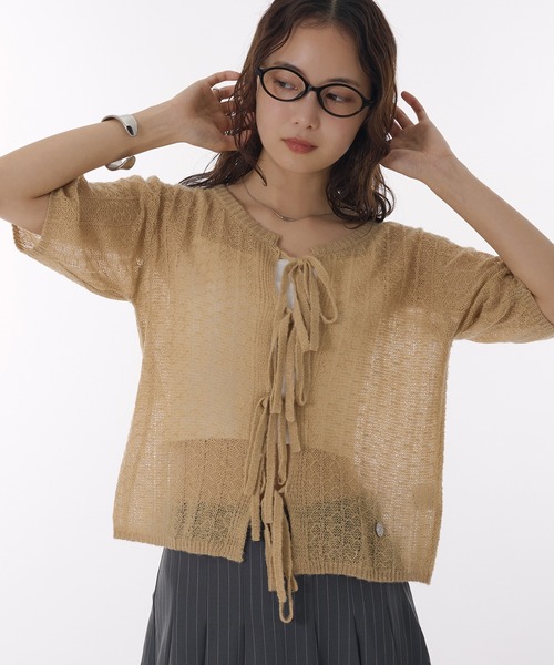 MUHET(ミュエータ)の「ribbon lace-up knit cardigan / リボンシアーニットカーディガン(カーディガン/ボレロ・レディース・ブラック/ライトグレー/ベージュ・FREE)」の1枚目の写真