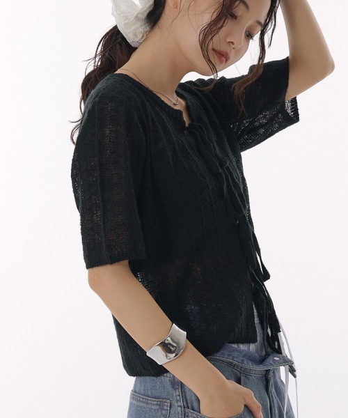 MUHET(ミュエータ)の「ribbon lace-up knit cardigan / リボンシアーニットカーディガン(カーディガン/ボレロ・レディース・ブラック/ライトグレー/ベージュ・FREE)」の13枚目の写真