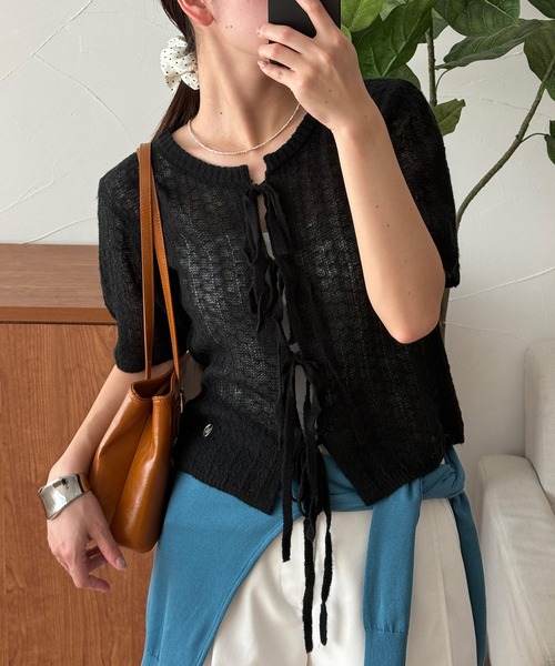 MUHET(ミュエータ)の「ribbon lace-up knit cardigan / リボンシアーニットカーディガン(カーディガン/ボレロ・レディース・ブラック/ライトグレー/ベージュ・FREE)」の10枚目の写真
