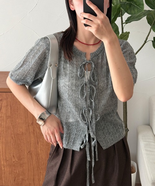 MUHET(ミュエータ)の「ribbon lace-up knit cardigan / リボンシアーニットカーディガン(カーディガン/ボレロ・レディース・ブラック/ライトグレー/ベージュ・FREE)」の21枚目の写真