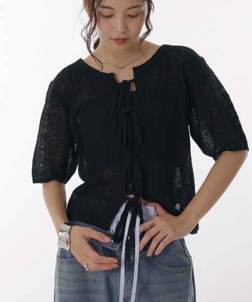 MUHET(ミュエータ)の「ribbon lace-up knit cardigan / リボンシアーニットカーディガン(カーディガン/ボレロ・レディース・ブラック/ライトグレー/ベージュ・FREE)」の7枚目の写真