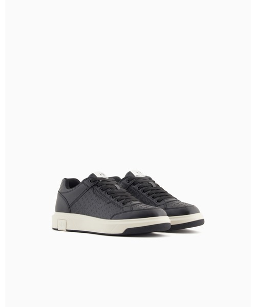 ARMANI EXCHANGE(アルマーニエクスチェンジ)の「【A|X アルマーニ エクスチェンジ】オールオーバーエンボスロゴ レースアップスニーカー(スニーカー・メンズ・オフホワイト/ブラック・6/5.5/7/9/8/6.5/7.5/8.5/9.5)」の3枚目の写真